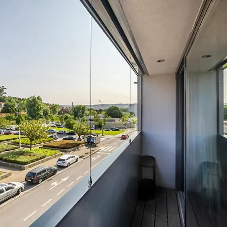 Apartment Nomads Lux - 2bdr & Parking Flores Square