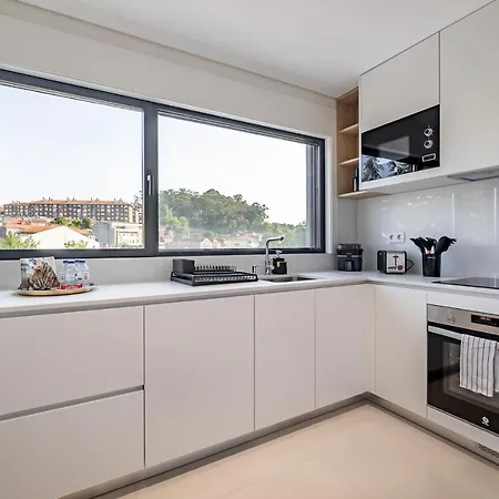 Nomads Lux - 2bdr & Parking Flores Square Apartment *